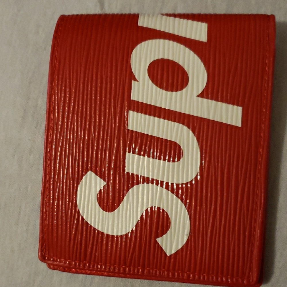 Red Supreme wallet